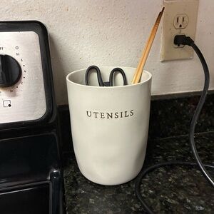 Ceramic Utensil Jar rae dunn